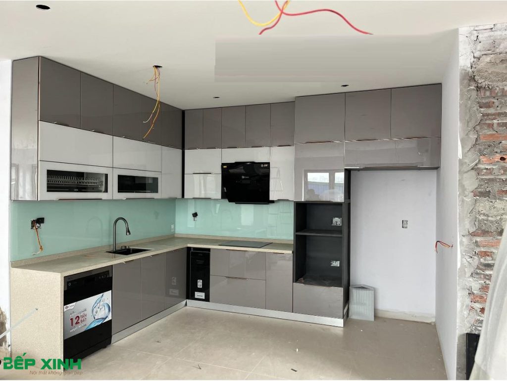 Hoàn thiện Tủ bếp Nhôm cánh kính - Anh Lợi, củ chi 3
